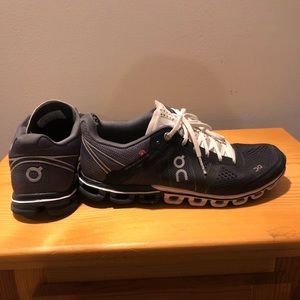 On Cloud. Women’s Running shoes